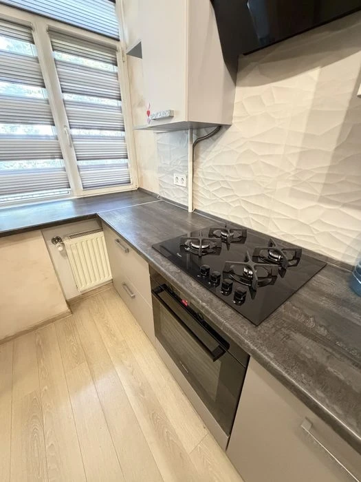 В Продажу 2 к к в Центрі на вул. Великій Морській з євроремо