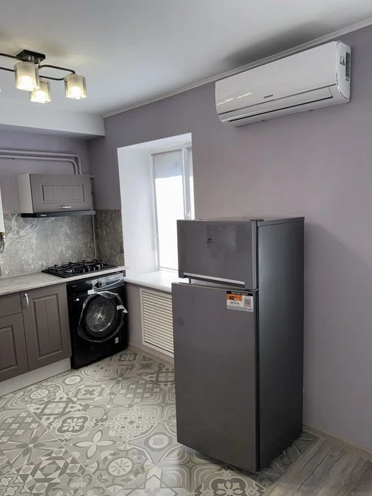 Продам 2 комнатную квартиру с ремонтом, мебелью и техникой.