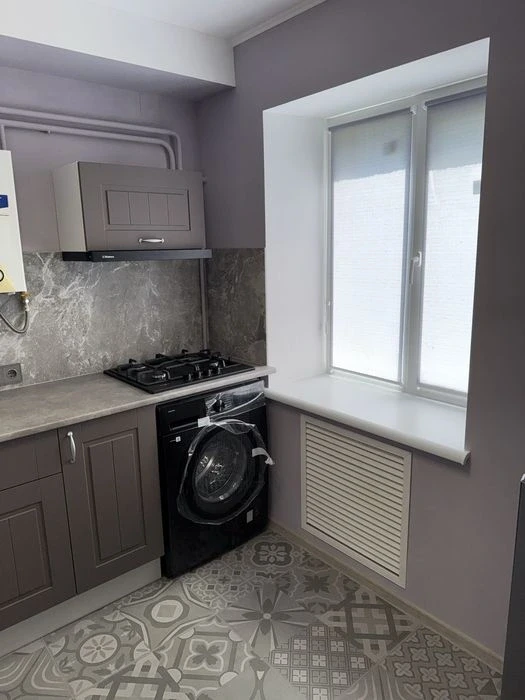 Продам 2 комнатную квартиру с ремонтом, мебелью и техникой.