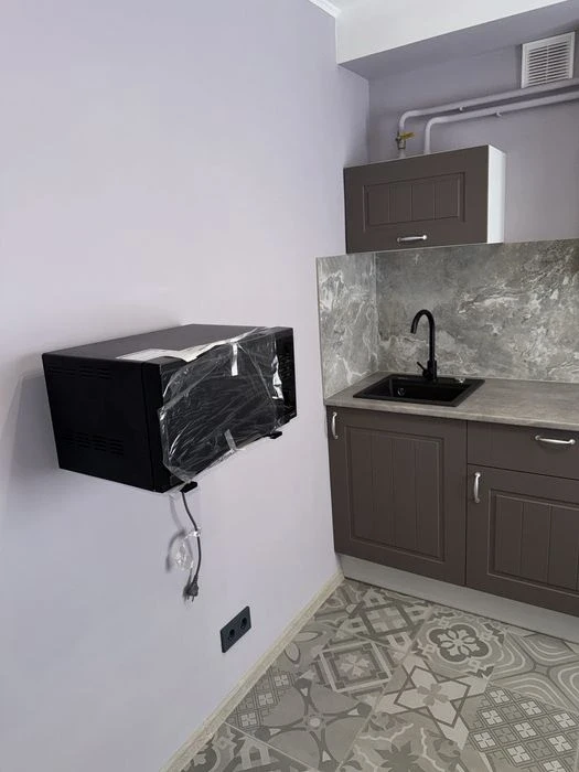 Продам 2 комнатную квартиру с ремонтом, мебелью и техникой.