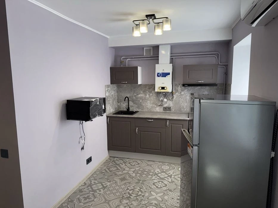 Продам 2 комнатную квартиру с ремонтом, мебелью и техникой.
