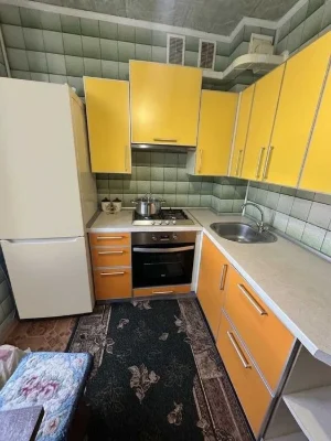 Продам 1 кв метро Спортивная