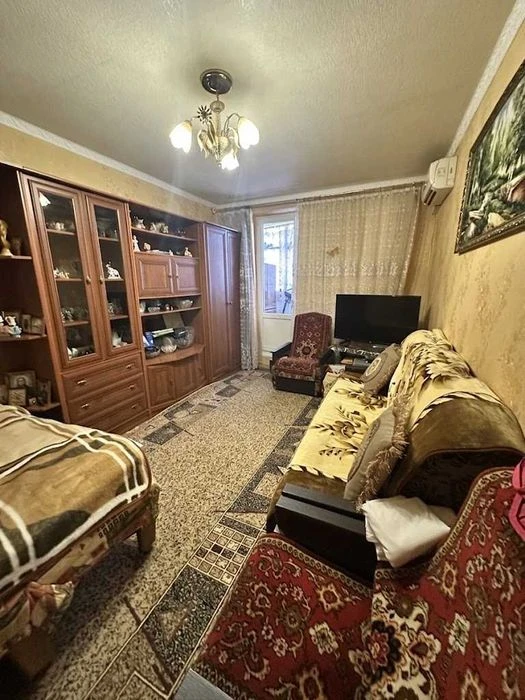 Продам 1 кв метро Спортивная