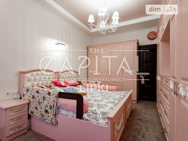 Продаж 4к квартири 150 кв. м на вул. Андрія Верхогляда 20 •