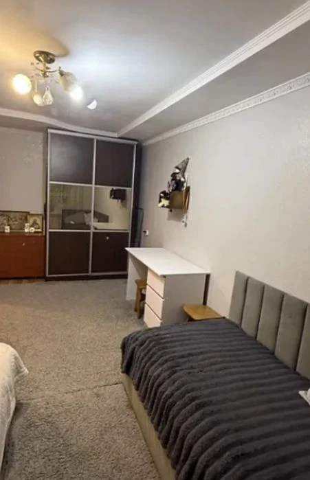 Продам 1 кімнатну квартиру по Кн.Острозького