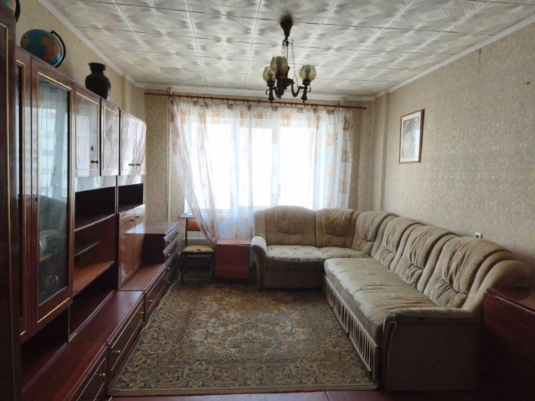 3к на Лушпи біля Атріуму,меблі,техніка,житловий стан