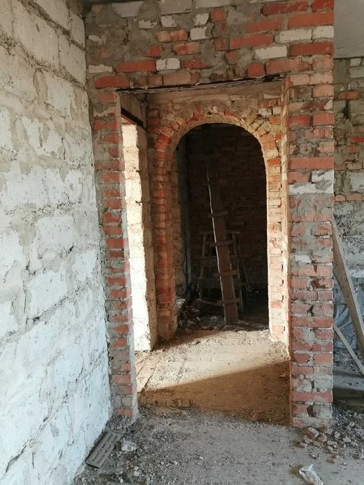 Продаю 2 поверховий дім з ділянкою на 10 соток, вул. Радіщев