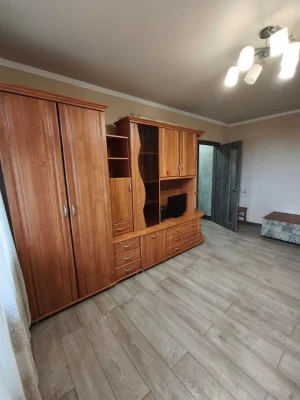 2к з сучасним ремонтом, меблями, технікою в зеленому районі