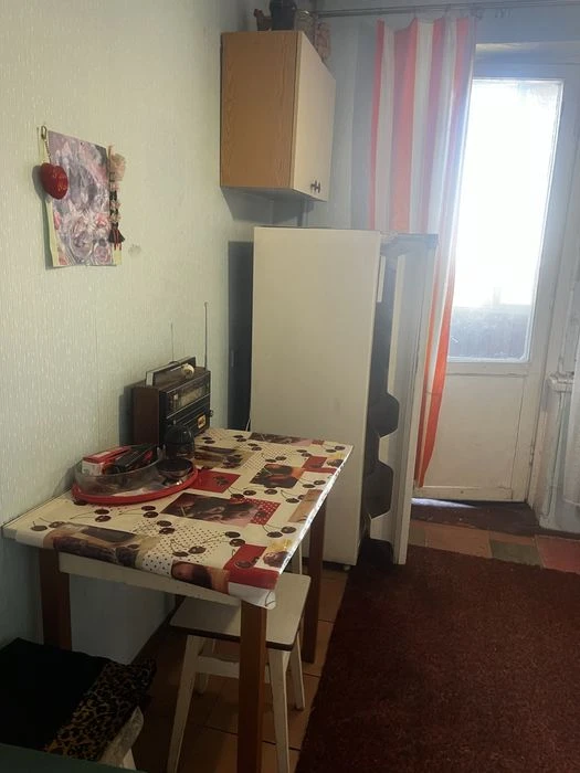 Продам квартиру. Тополь 2