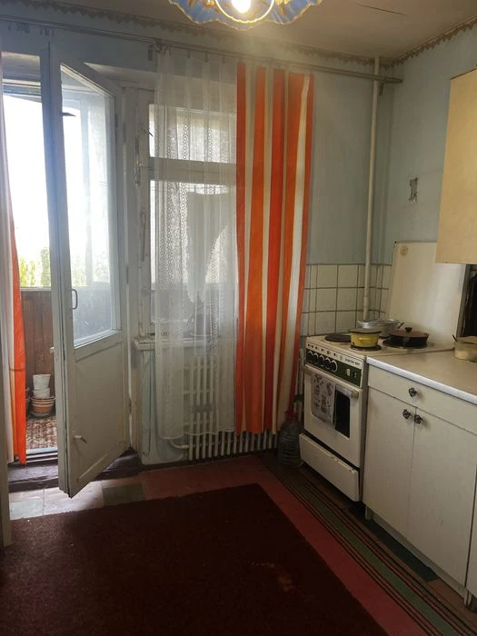 Продам квартиру. Тополь 2