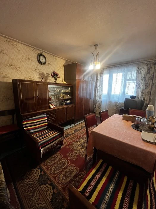 Продам квартиру. Тополь 2