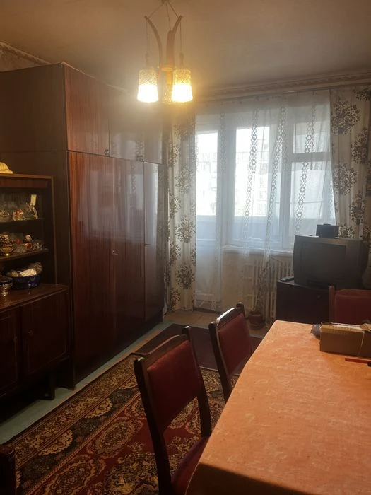 Продам квартиру. Тополь 2