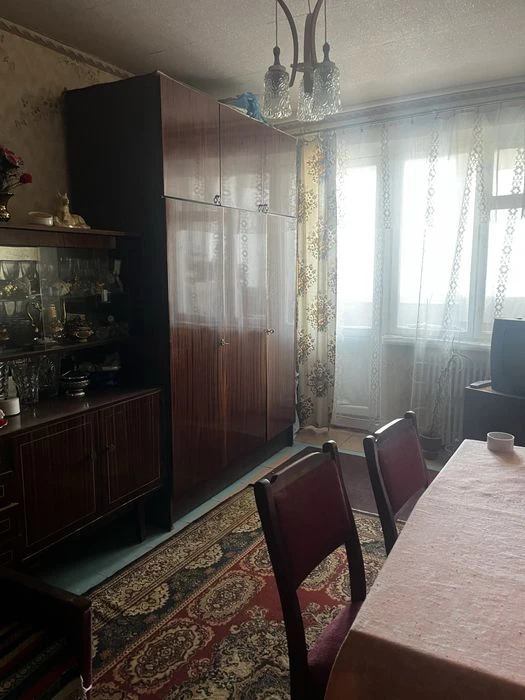 Продам квартиру. Тополь 2