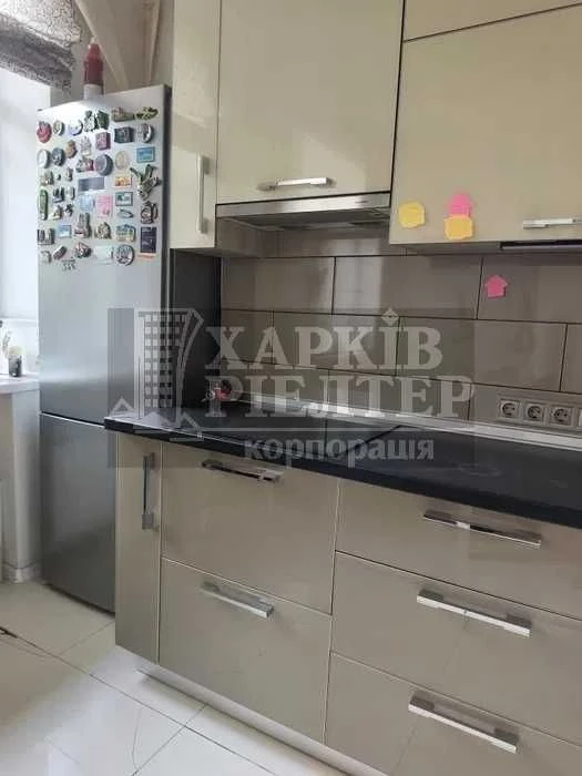 D1C  Продам 3 кімнатну квартиру в Центрі міста, проспект Нез