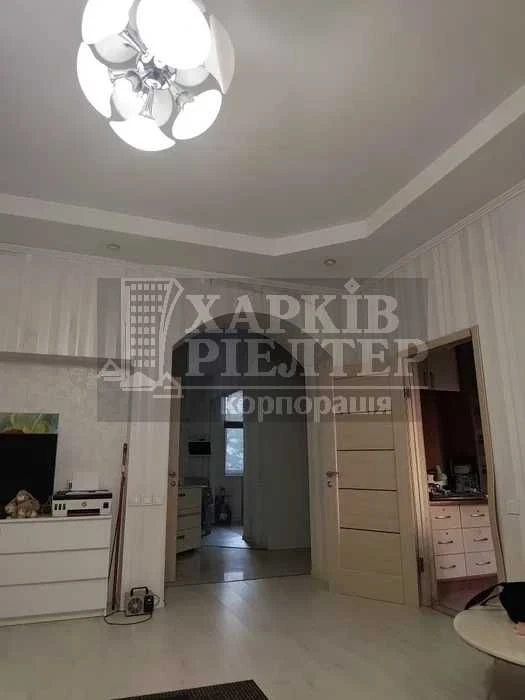 D1C  Продам 3 кімнатну квартиру в Центрі міста, проспект Нез