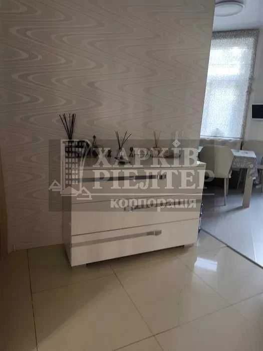 D1C  Продам 3 кімнатну квартиру в Центрі міста, проспект Нез