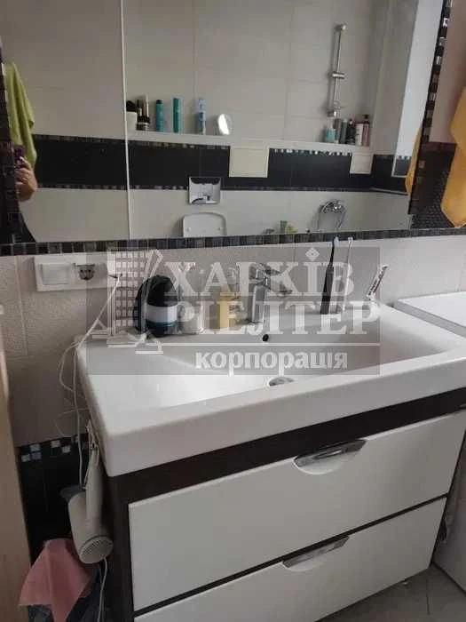 D1C  Продам 3 кімнатну квартиру в Центрі міста, проспект Нез