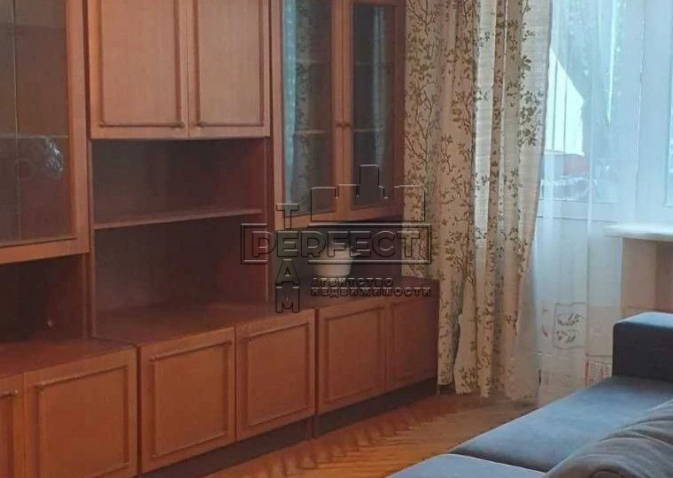 Продаж 1к квартири Празька 31 / Пражская 31