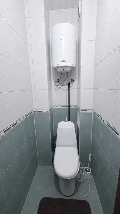Продам простору 2-кімнатну квартиру, Київ, вул. Вишняківська