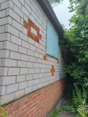 Земельна ділянка з будинком