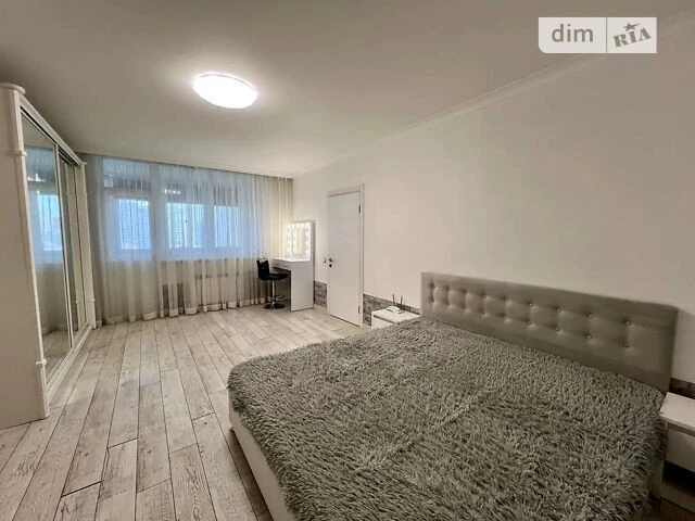 Продаж 3к квартири 109.9 кв. м на вул. Чавдар Єлизавети 11 •
