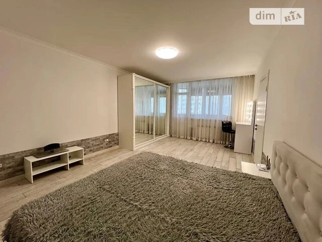 Продаж 3к квартири 109.9 кв. м на вул. Чавдар Єлизавети 11 •