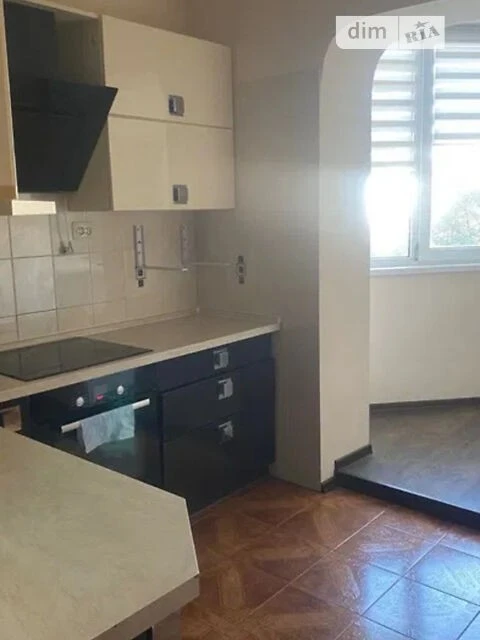 Продаж 3к квартири 77.8 кв. м на вул. Миколи Лаврухіна 15/46