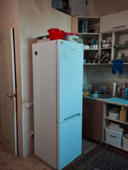 Selling a 1-room apartment on Kholodnaya Gora.
