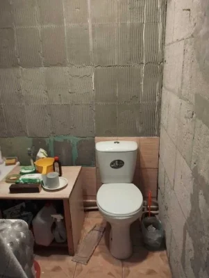 Selling a 1-room apartment on Kholodnaya Gora.