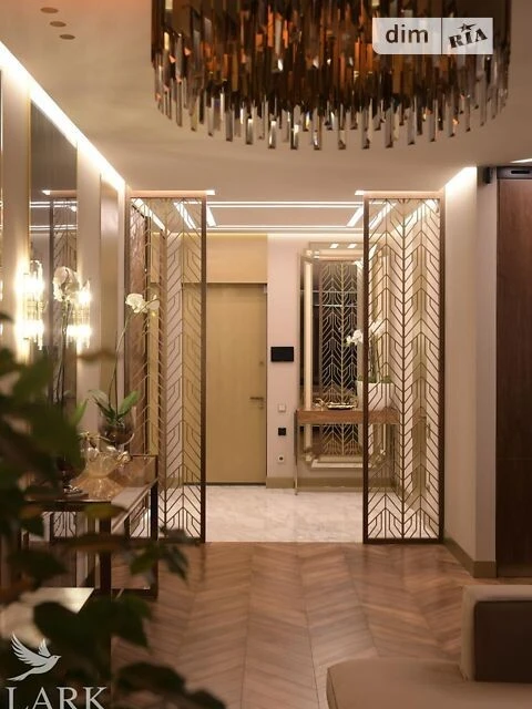 Продаж 2к квартири 110 кв. м на вул. Авіаконструктора Антоно