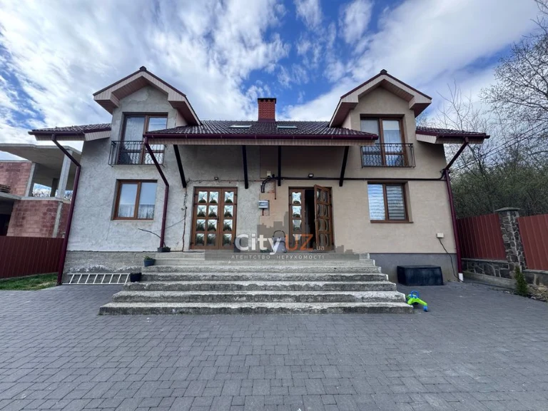 Дуплекс біля лісу з краєвидом на Ужгород