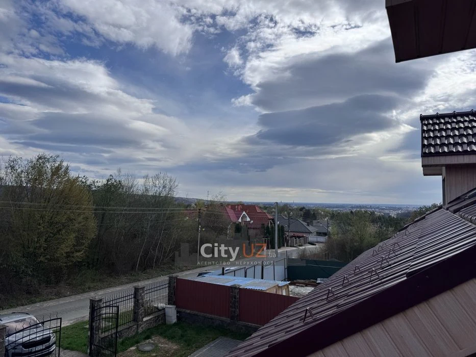 Дуплекс біля лісу з краєвидом на Ужгород