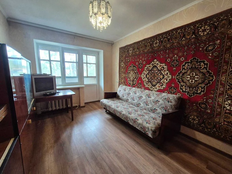 Продаю 2 комнатную квартиру в Лесках! а1