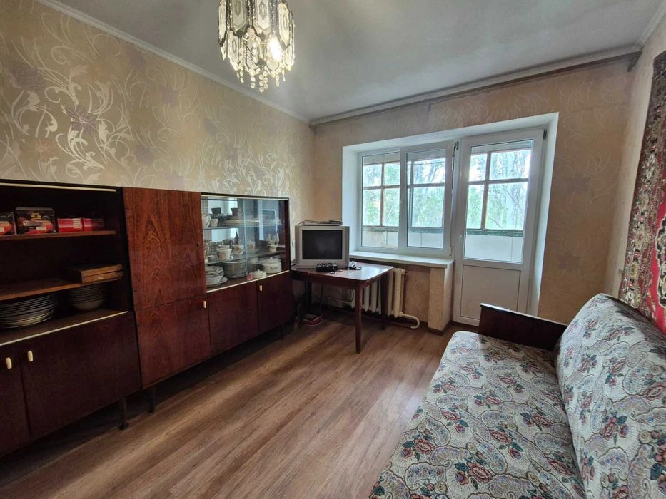 Продаю 2 комнатную квартиру в Лесках! а1