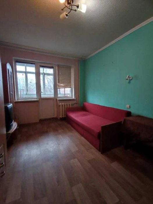 Продається 1 кім.кв. на ХТЗ район ринка