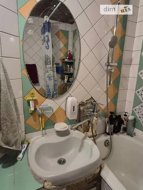 Продаж 3к квартири 70 кв. м на вул. Братства тарасівців 5 •