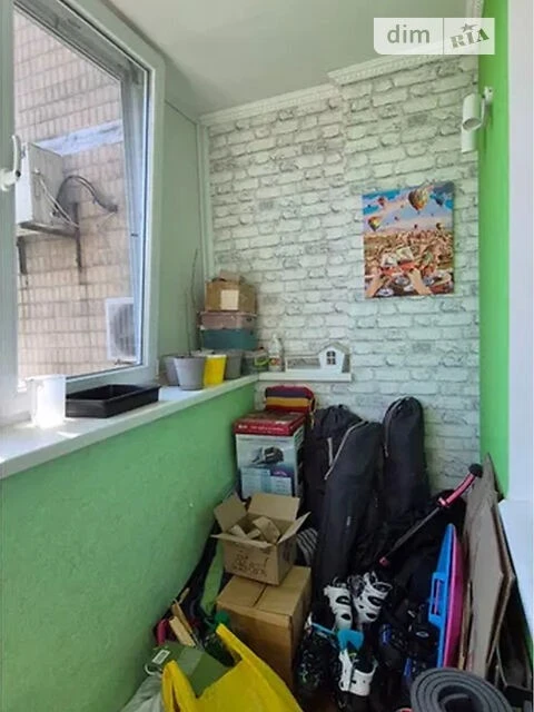 Продаж 3к квартири 70 кв. м на вул. Братства тарасівців 5 •