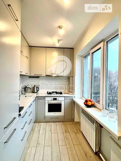 Продаж 3к квартири 64 кв. м на вул. Івана Мазепи 4А • ID 347