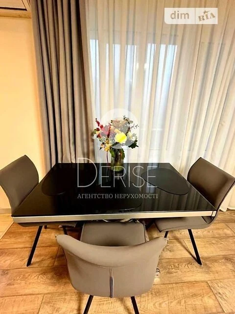 Продаж 3к квартири 64 кв. м на вул. Івана Мазепи 4А • ID 347