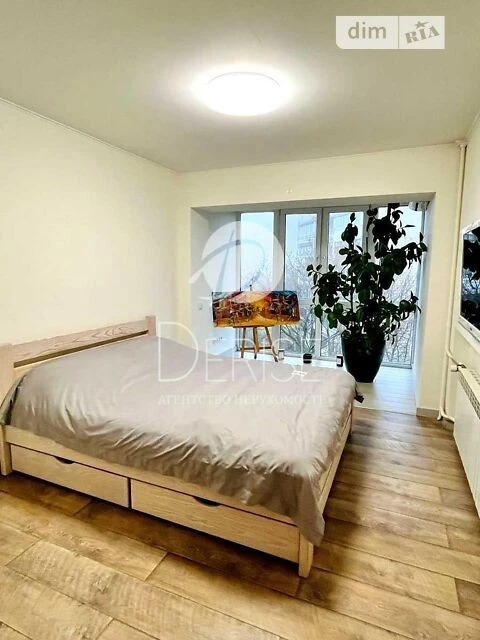 Продаж 3к квартири 64 кв. м на вул. Івана Мазепи 4А • ID 347
