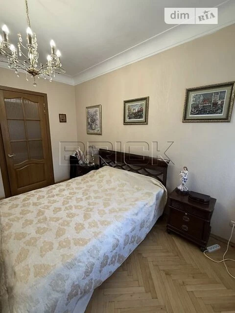 Продаж 2к квартири 52 кв. м на вул. Олександра Кониського 2
