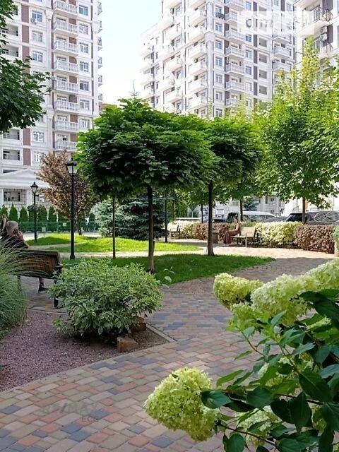 Продаж 2к квартири 41.5 кв. м на вул. Михайла Максимовича 26