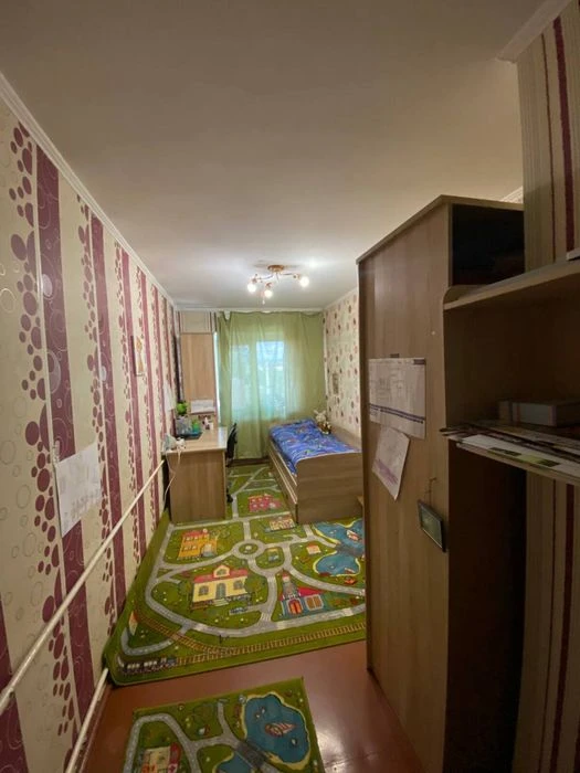 Світла 2к цегла, не кутова зроблено ремонт. Опалення індив.!