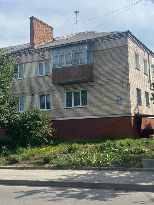 Світла 2к цегла, не кутова зроблено ремонт. Опалення індив.!