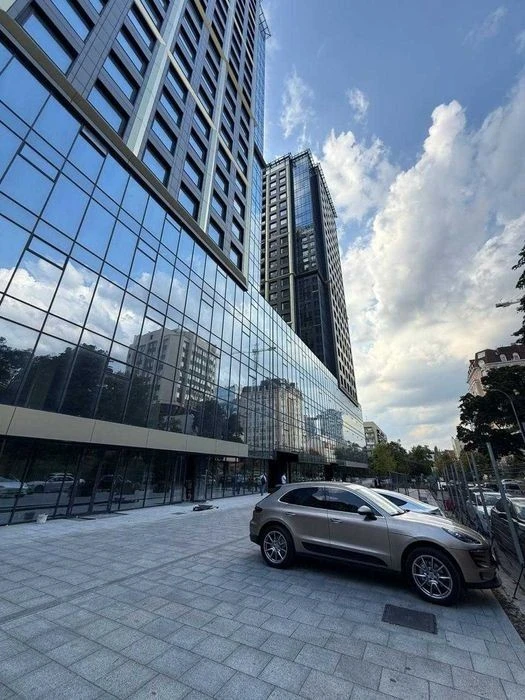From the Owner 5-room, Metropole, Predslavynska 20-A, Pal