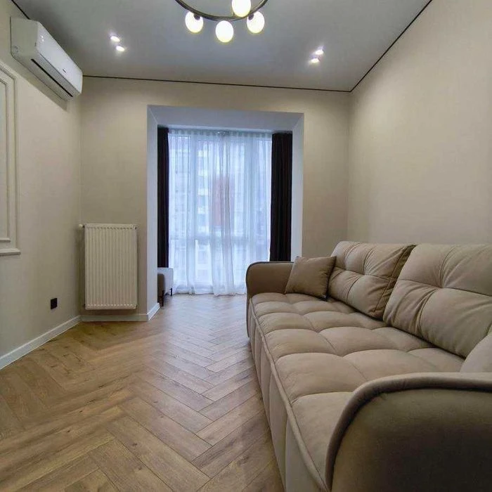 Продам 2 кімнатну квартиру з ремонтом в центрі міста