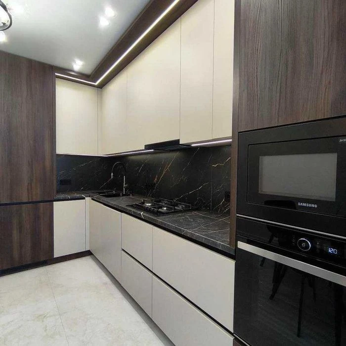 Продам 2 кімнатну квартиру з ремонтом в центрі міста