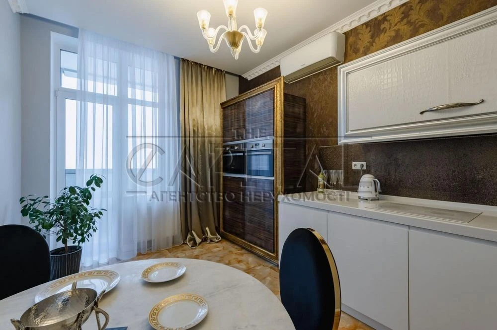 Apartment for sale, Dragomirova, Novopecherski Lipky residential complex, Pechers