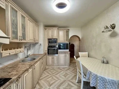 Продам 3-комн. квартиру с евро ремонтом Победа-5 пр. Героев,