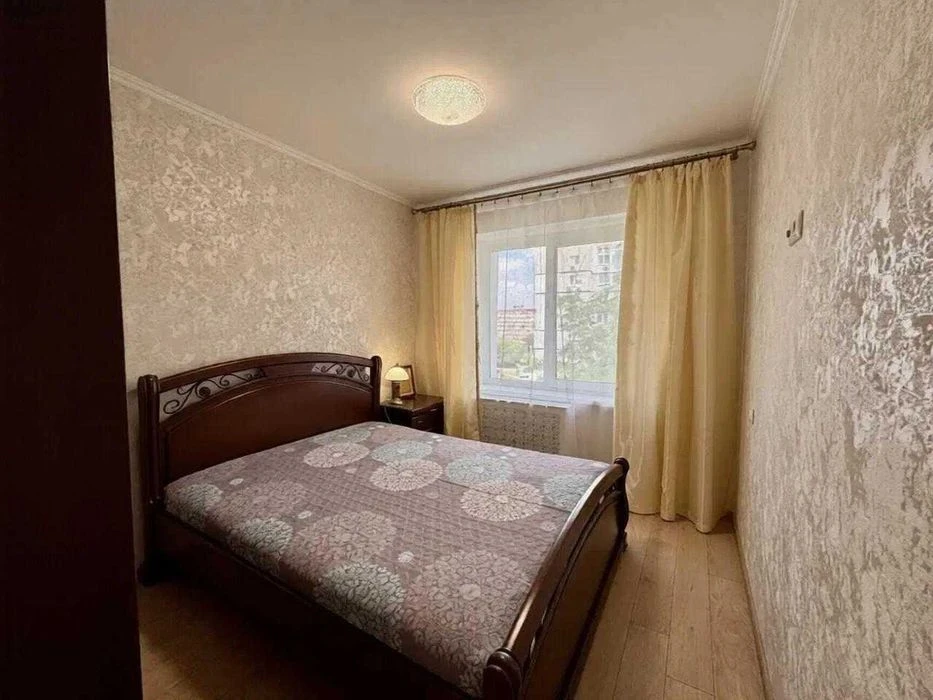 Продам 3-комн. квартиру с евро ремонтом Победа-5 пр. Героев,
